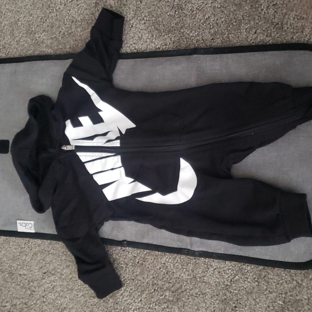 Baby Nike Hooded outfit